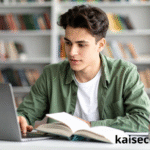 स्टूडेंट्स पढता हुए